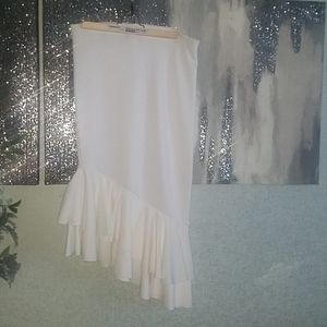 💙White ruffled skirt